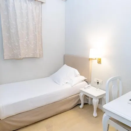 Otel Niza 3*
