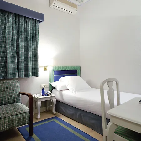 Hotell Niza 3*